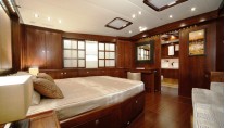 Southern Wind SW 100 DS - The Master Cabin2